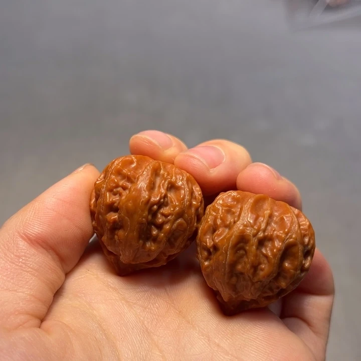 文玩核桃把件桃心