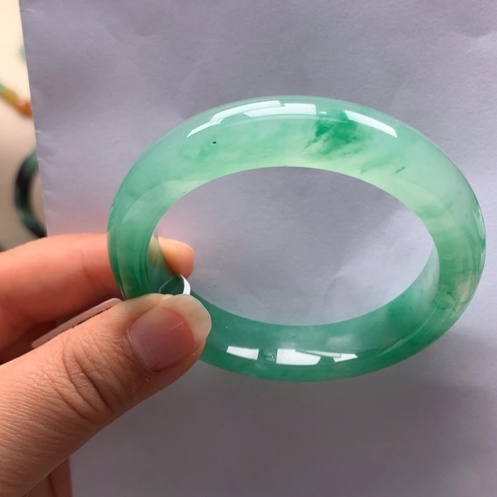 石英质玉未镶嵌手镯