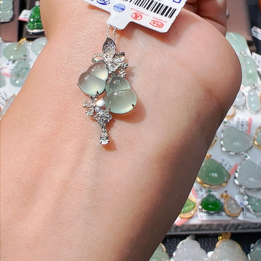 吊坠(不含链)18K金镶嵌翡翠葫芦