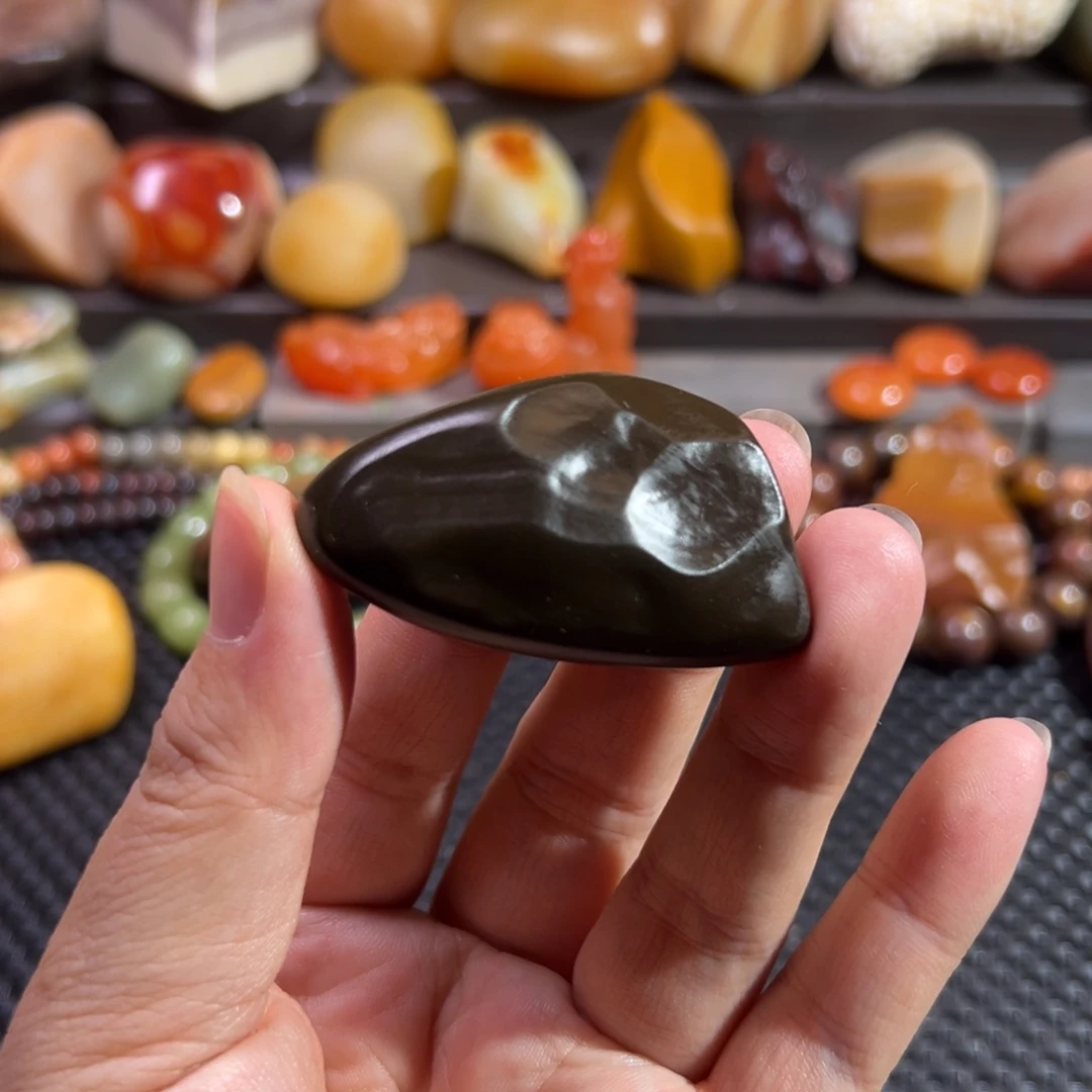 王**人静辉品石老坑泥石原石