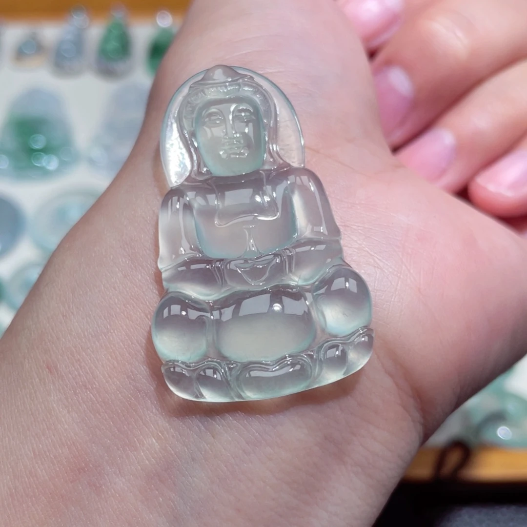 翡翠未镶嵌颈饰观音