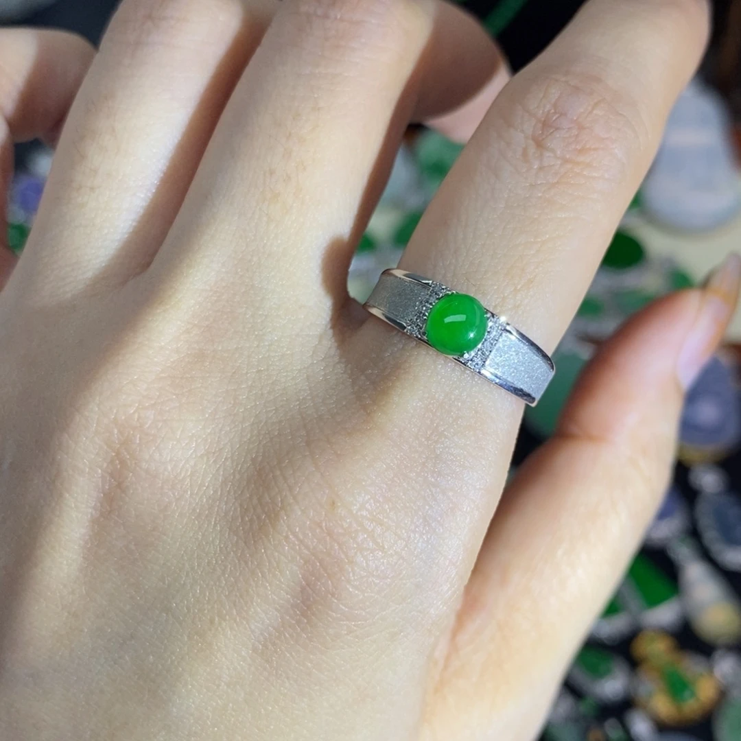 翡翠18K金镶嵌颈饰A货翡翠