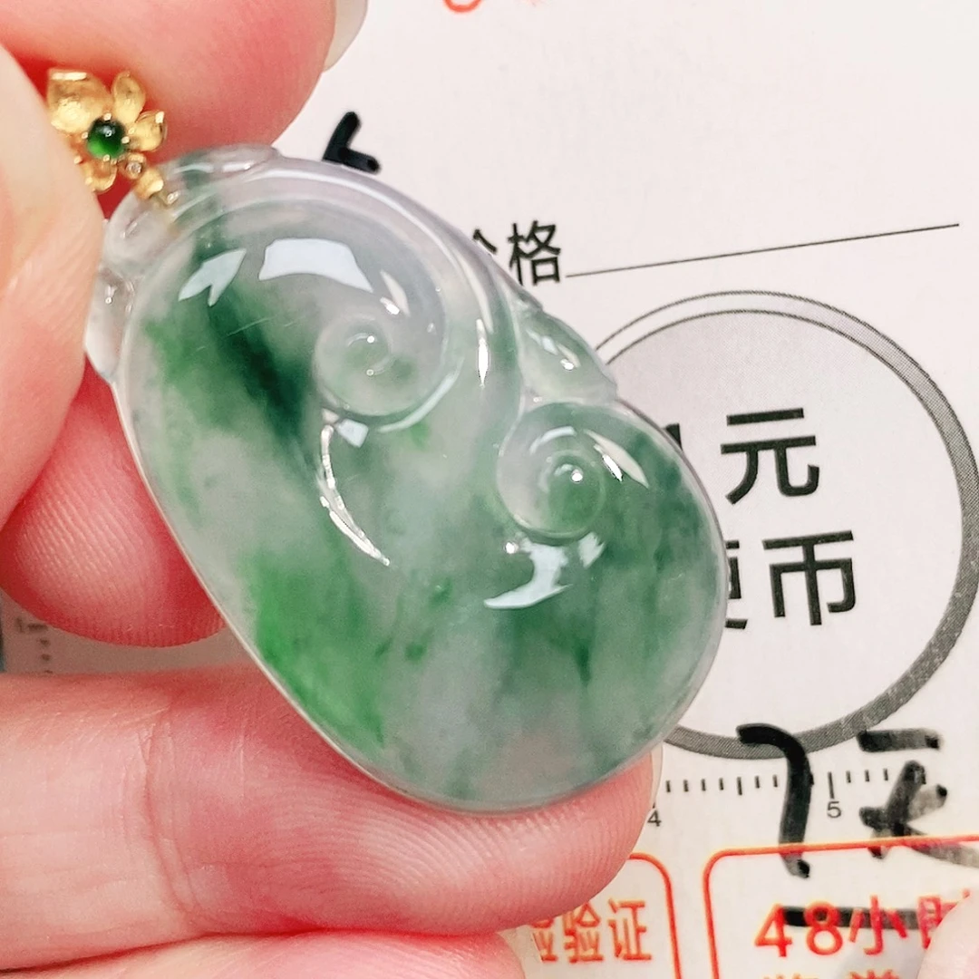 颈饰18K金镶嵌翡翠