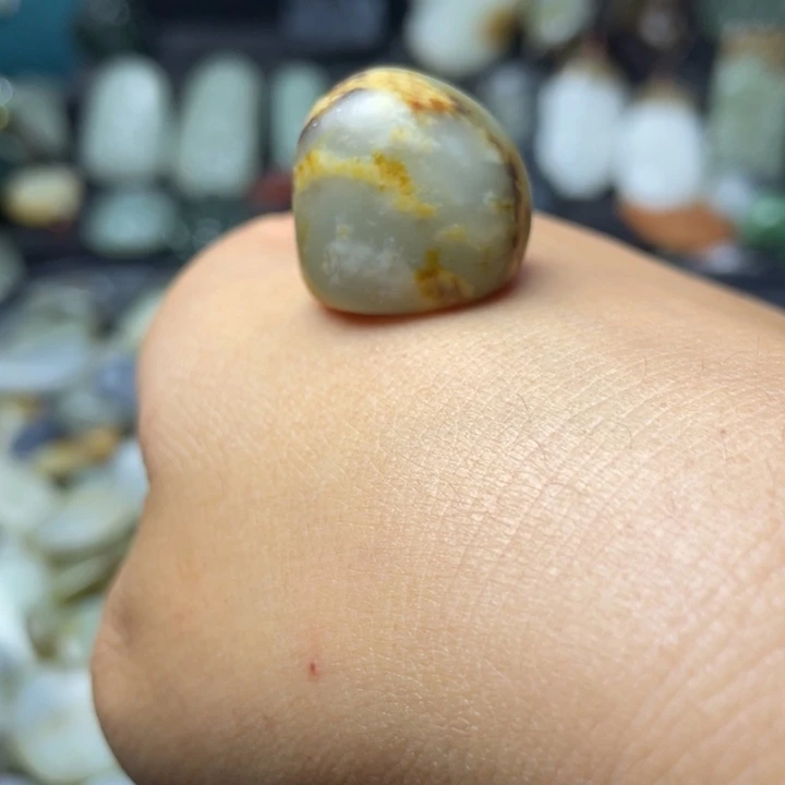 和田玉未镶嵌珠宝半成品