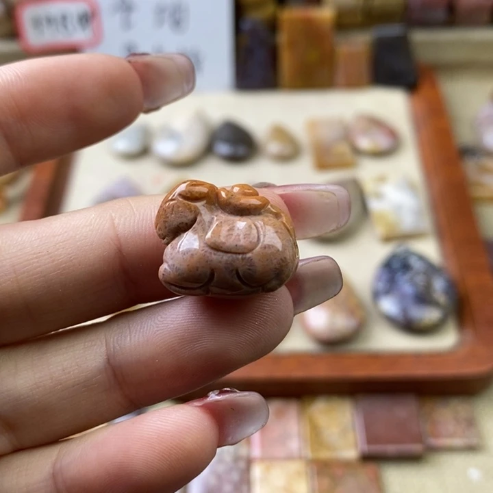 石英岩玉合金颈饰