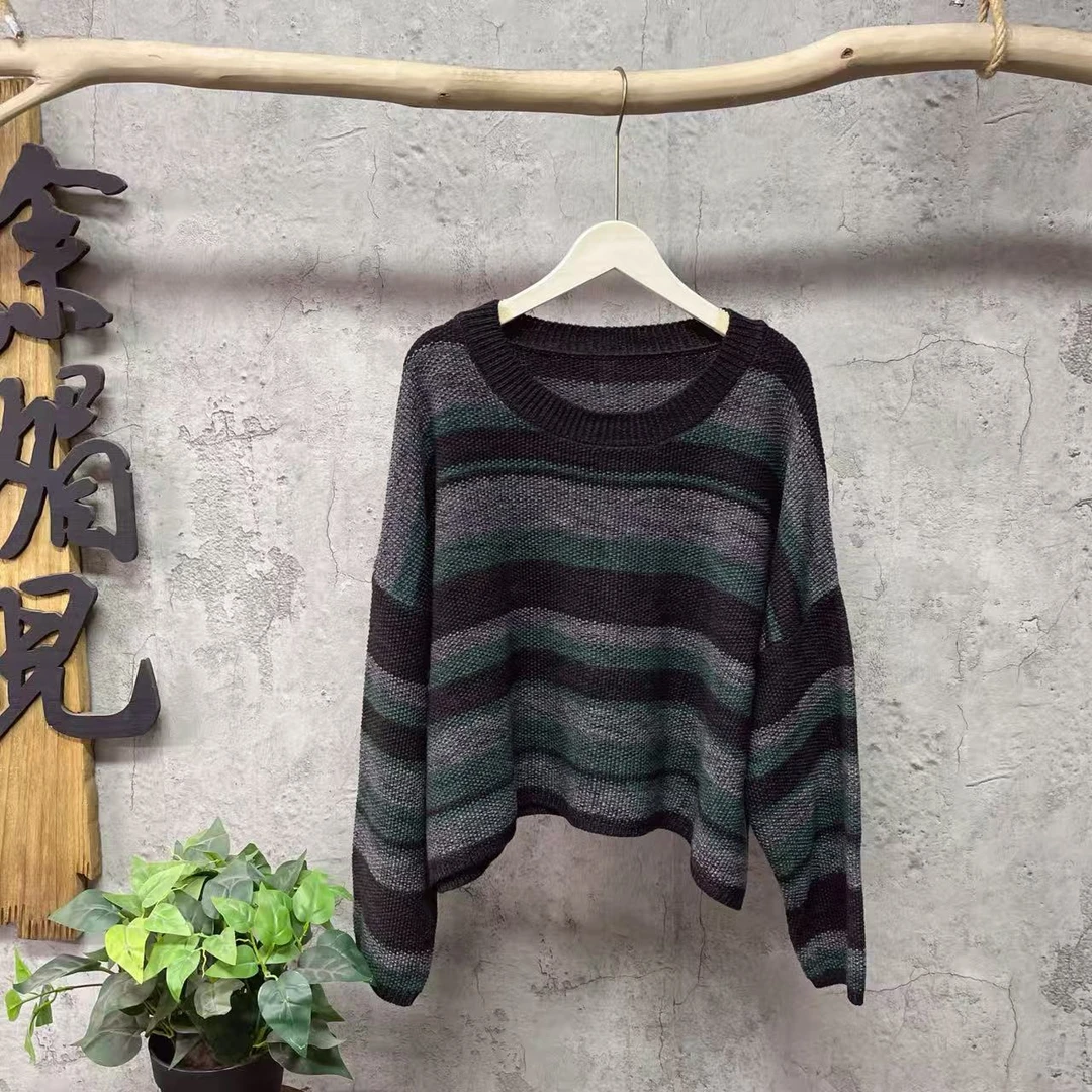 媚儿~圆领短款针织条纹毛衣(衣长50  胸围135）