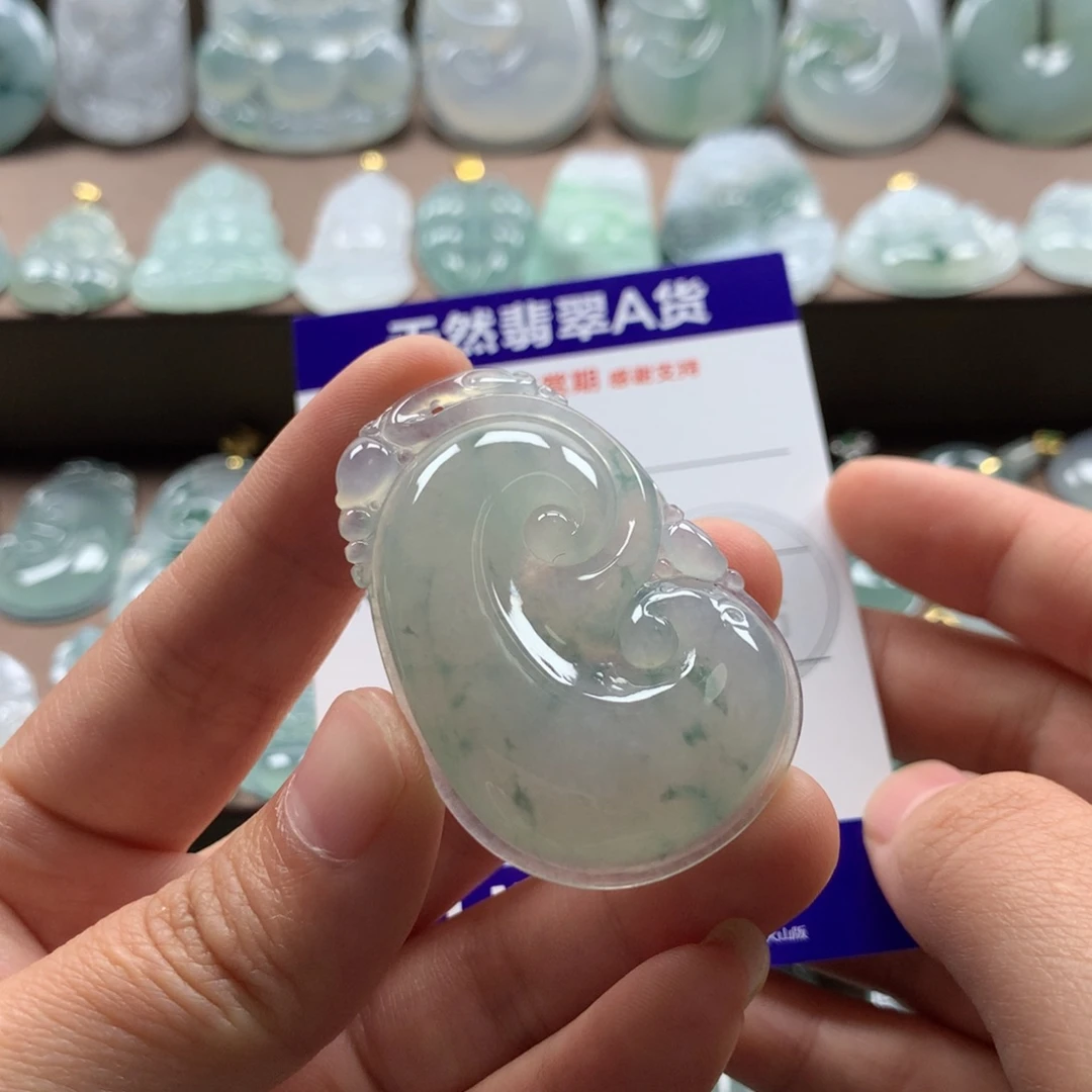 颈饰未镶嵌翡翠✨****了天然翡翠