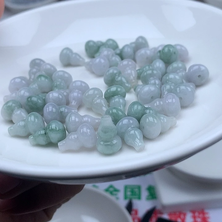 翡翠散珠10颗翡翠葫芦卡12×8加