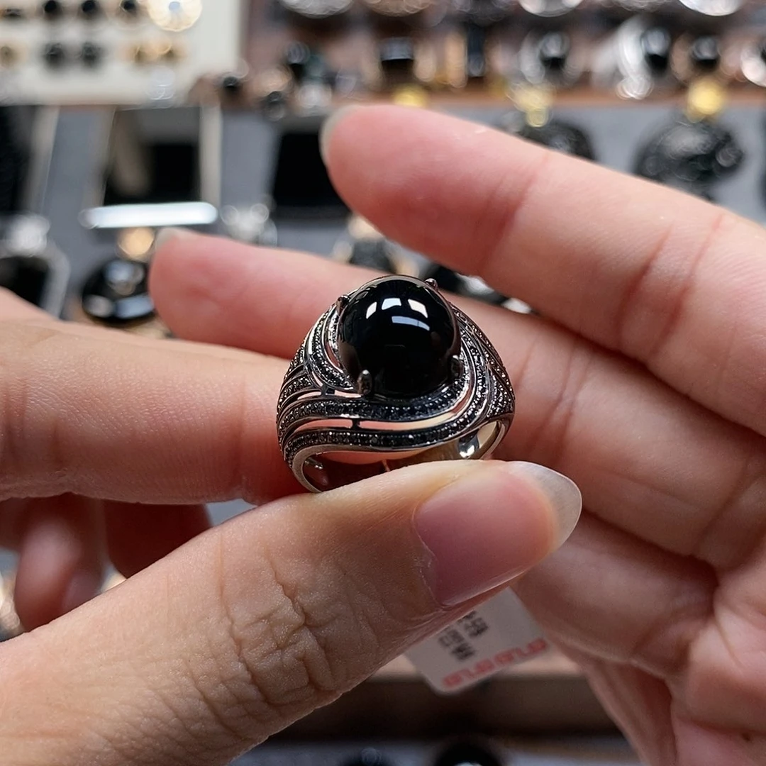 18K金镶嵌戒指翡翠墨翠