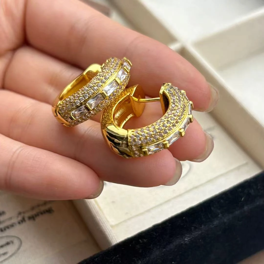 铜合金合成锆石耳饰 法式复古轻奢小众圆圈耳环女百搭精致耳钉潮