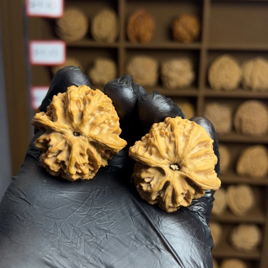 C***e吊坠文玩核桃苹果园