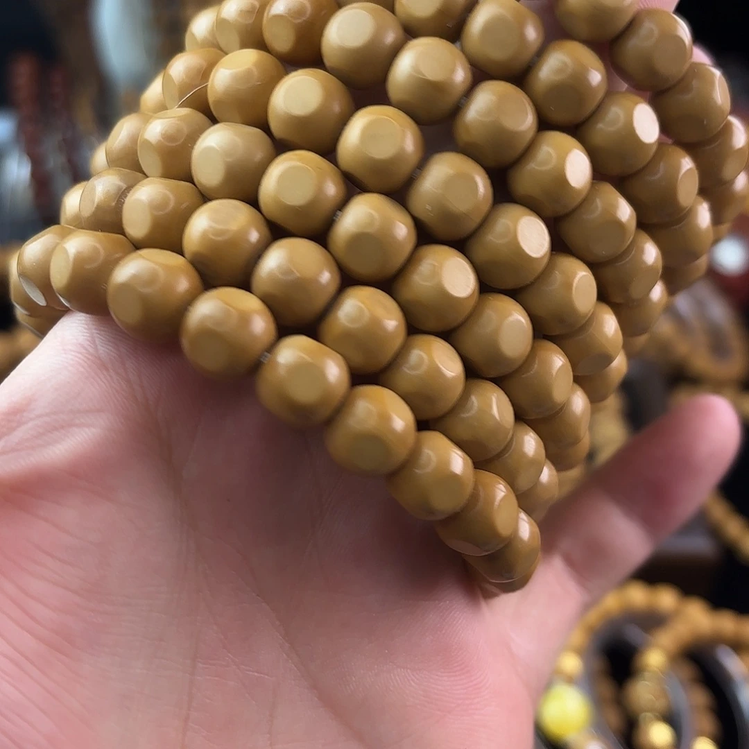 猴头核桃吊坠9-10轻微反油六方，全品59米