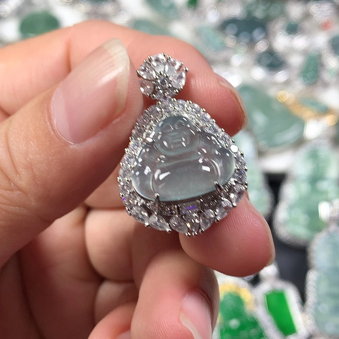 翡翠未镶嵌颈饰佛