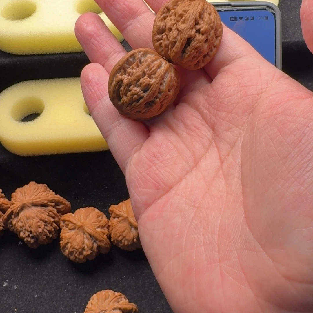 文玩核桃吊坠6*330虎头