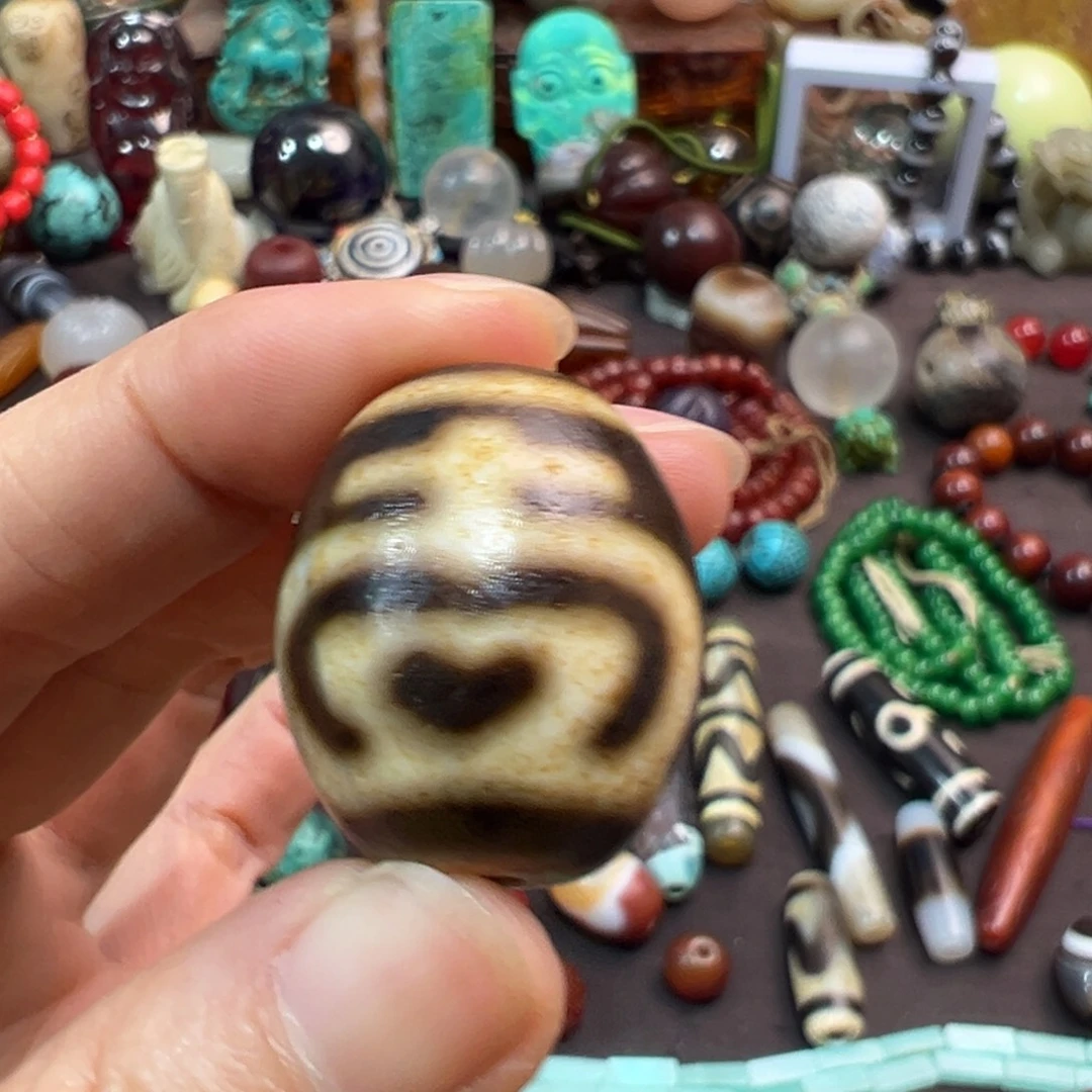 睿***智玛瑙/玉髓合金做工精细细致