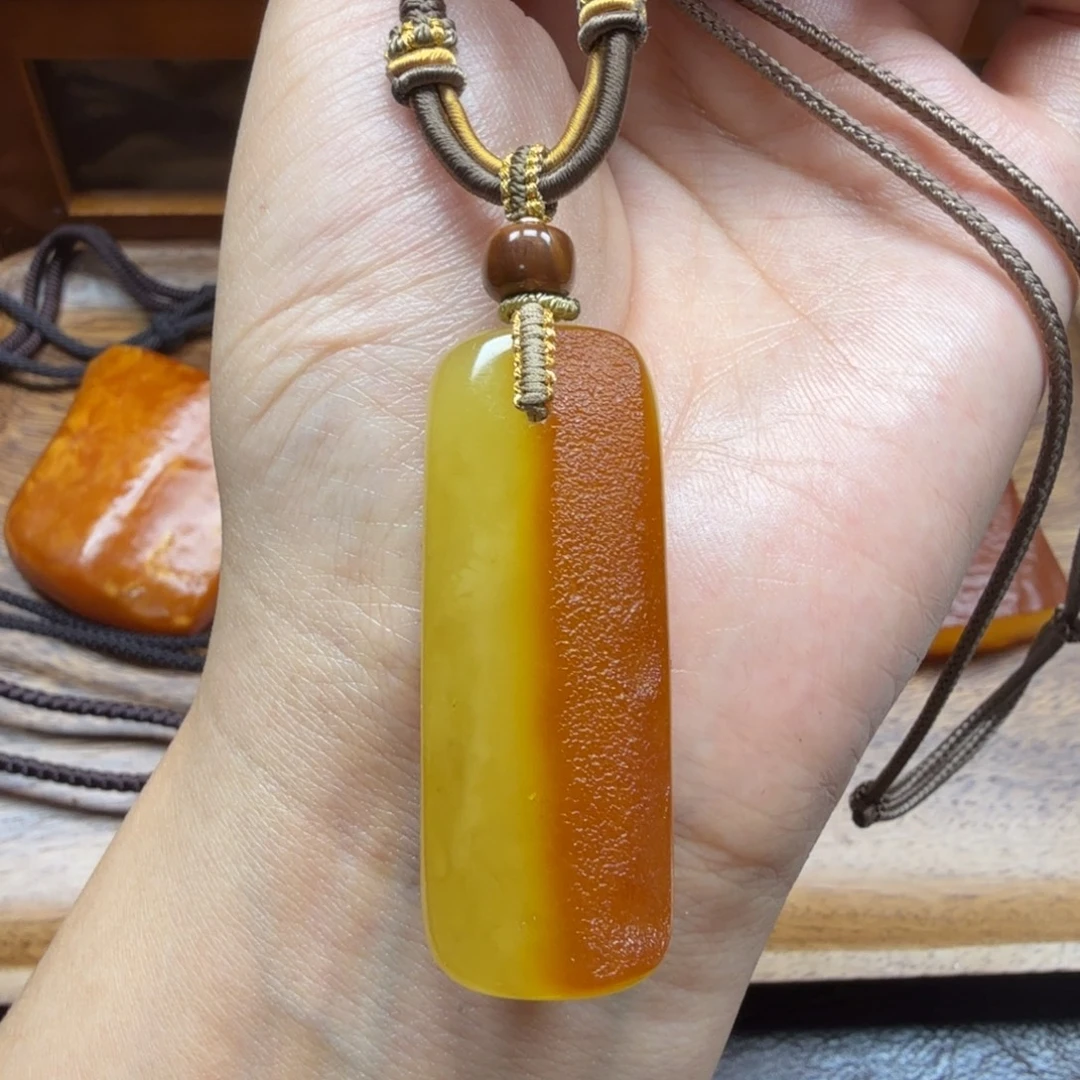 琥珀未镶嵌吊坠(赠链)