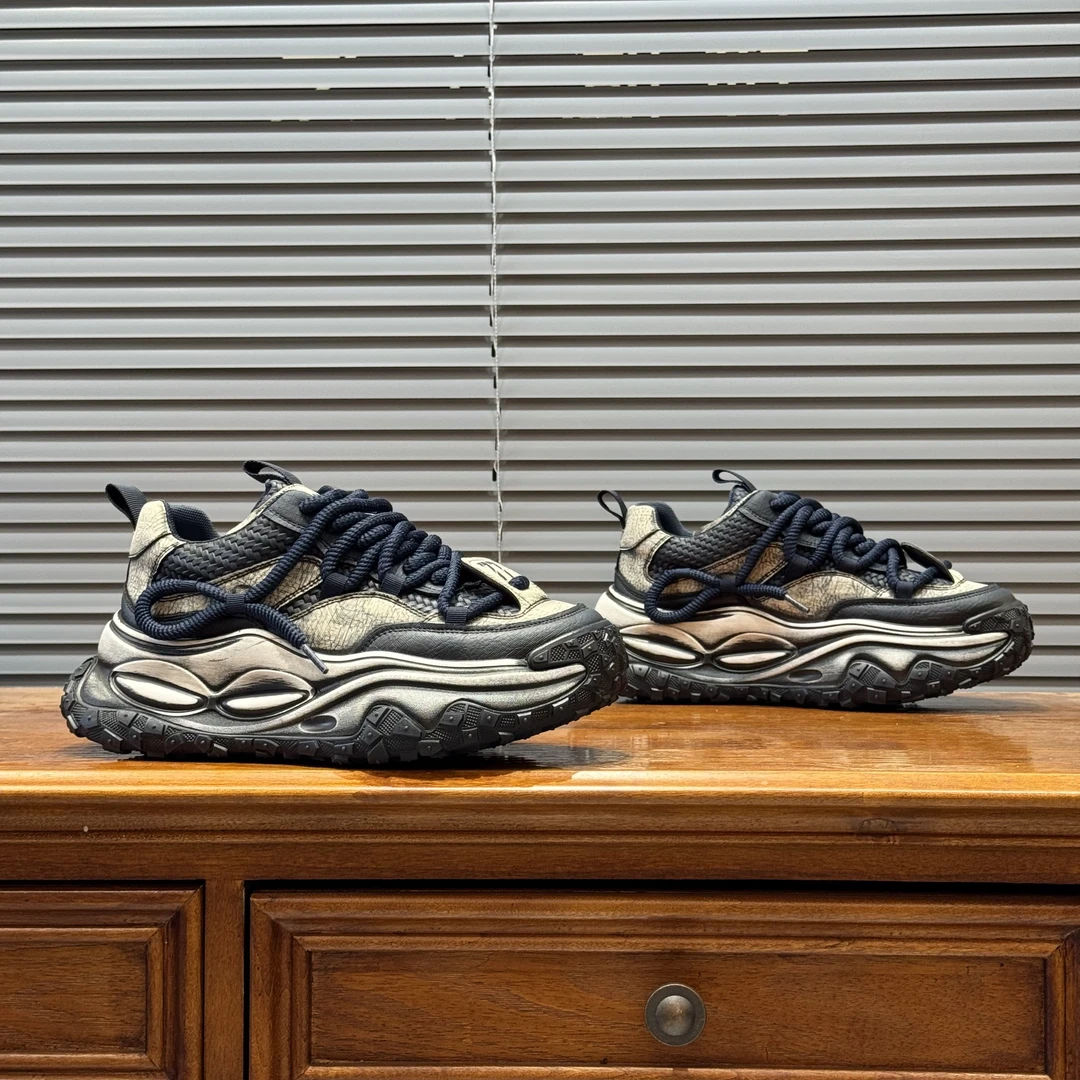 2025秋季新款时尚百搭潮流轻奢高端时尚增高休闲男鞋（偏大一码）