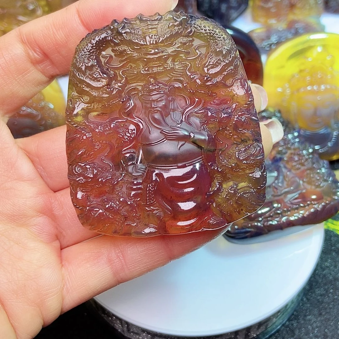 琥珀颈饰未镶嵌关公