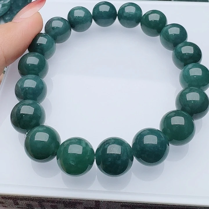 翡翠未镶嵌颈饰多样性发其一