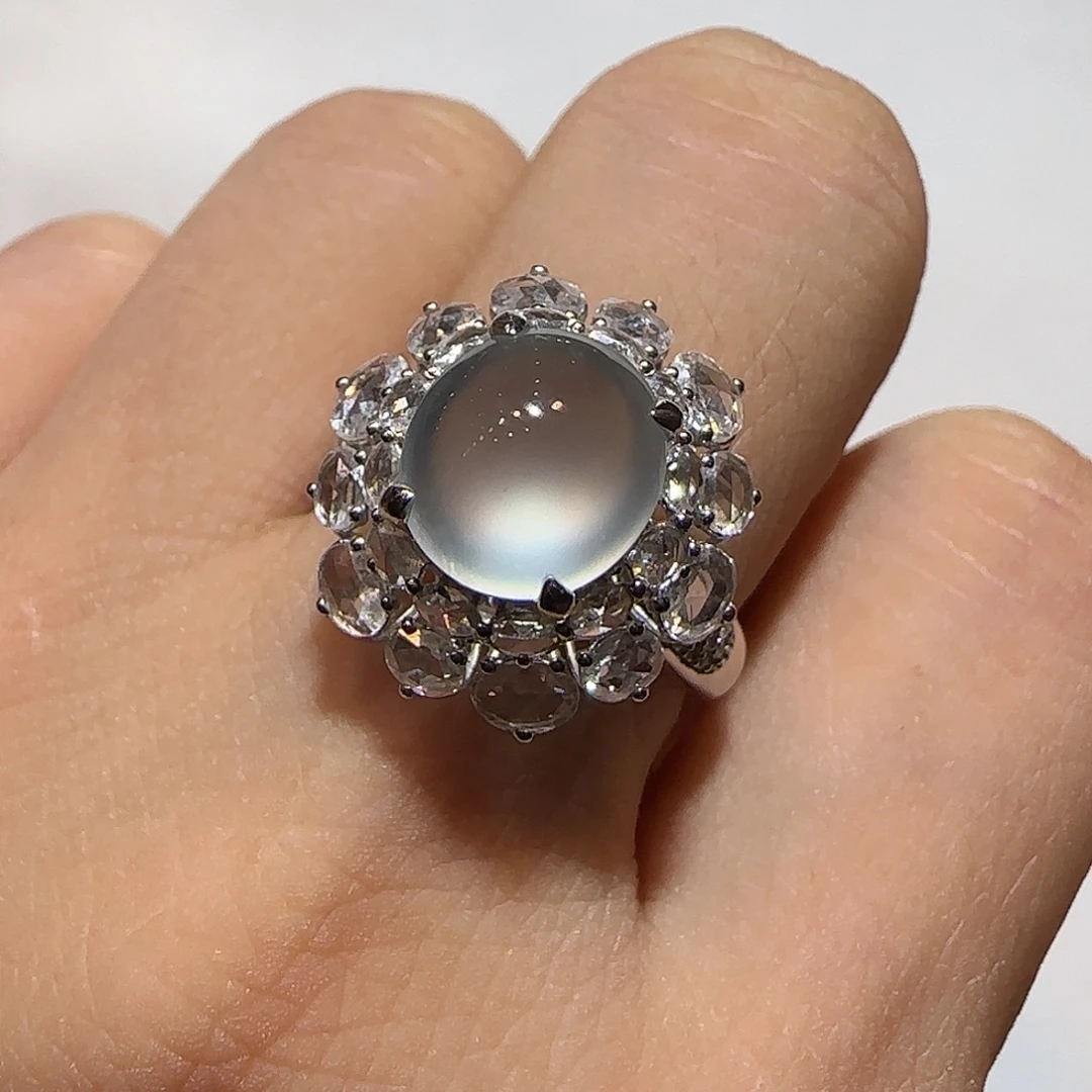 翡翠18K金镶嵌戒指蛋面