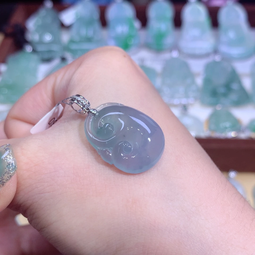 吊坠(不含链)18K金镶嵌翡翠如意