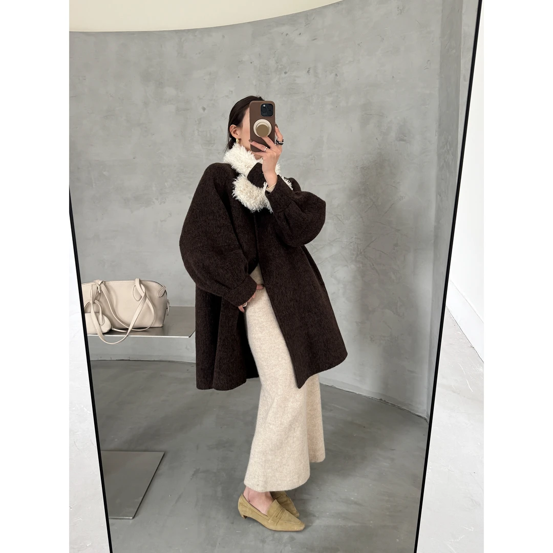 2025秋冬新款绒毛围巾灯笼袖大衣W-628