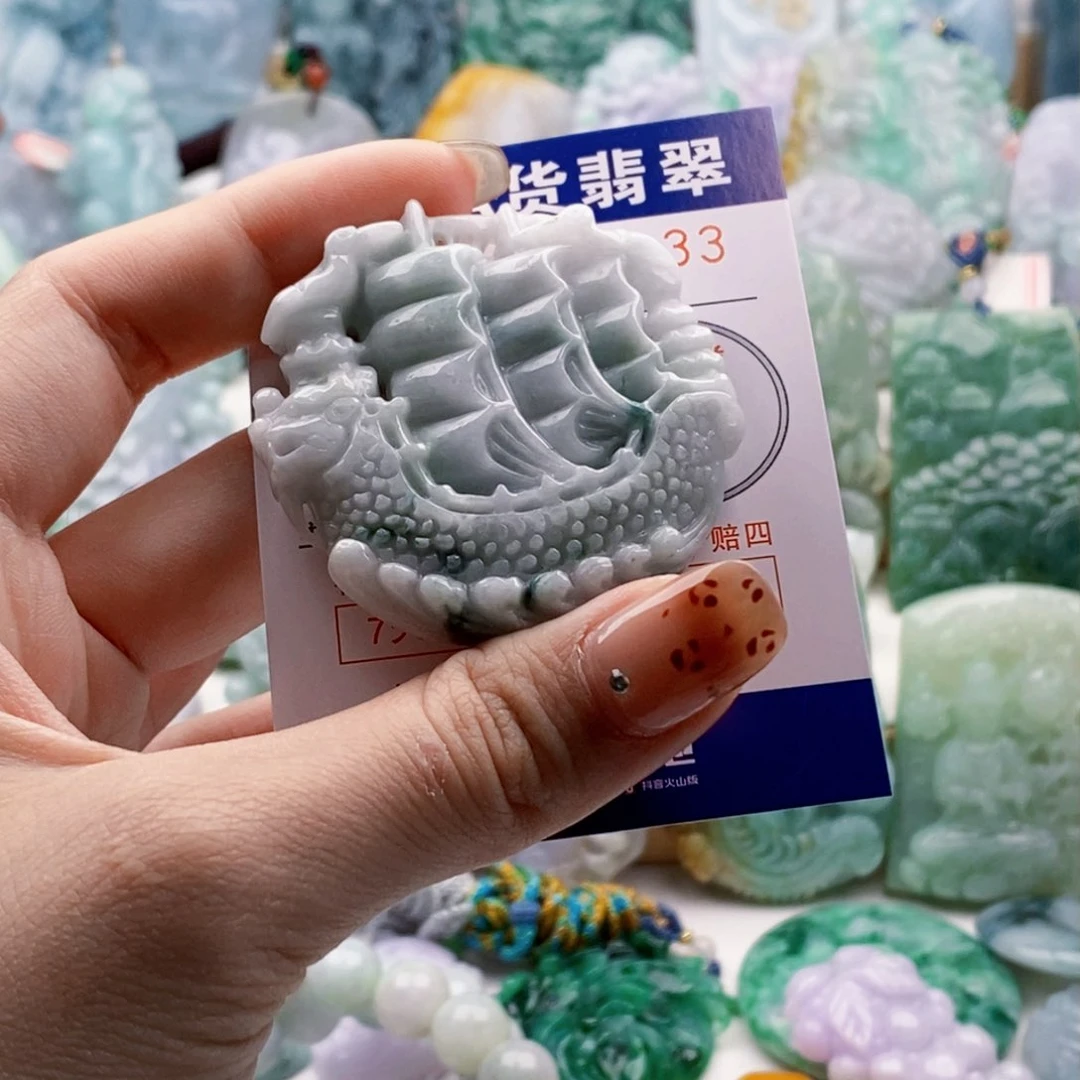 吊坠(不含链)未镶嵌翡翠