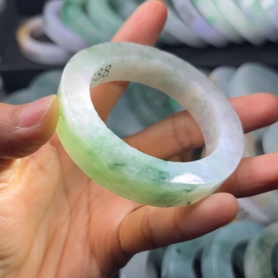 定制翡翠未镶嵌手镯