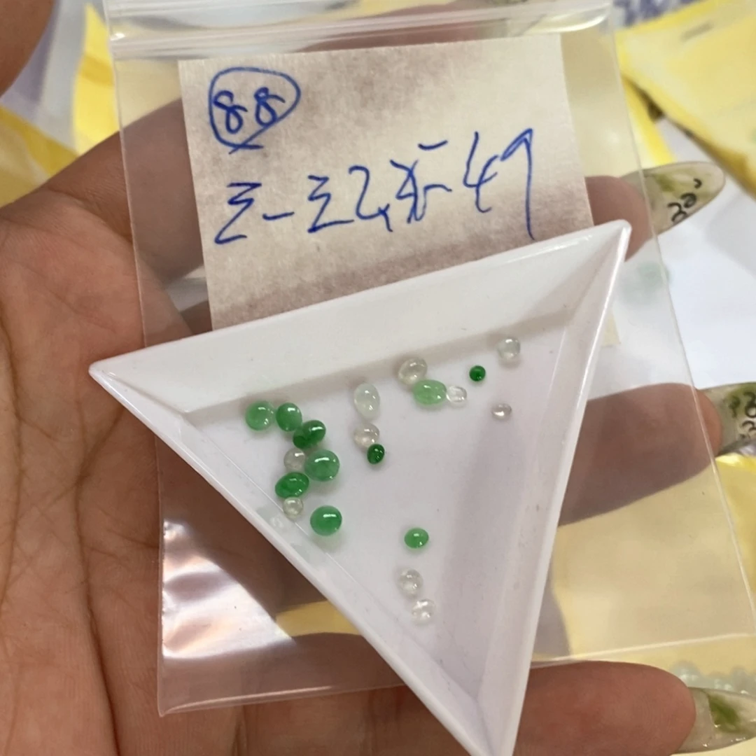 定制翡翠未镶嵌三*三