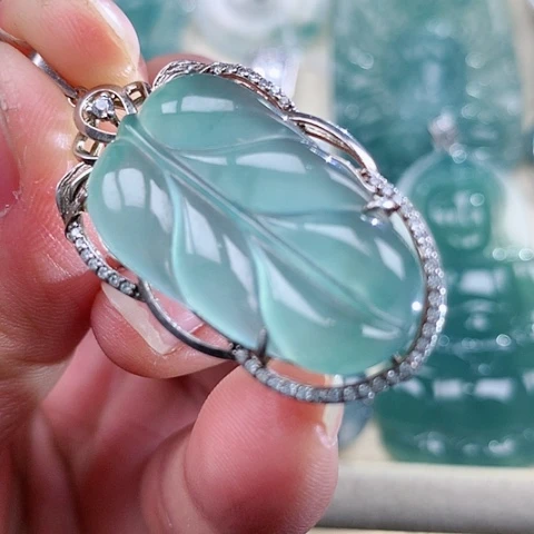 【闪购商品】翡翠颈饰银S925镶嵌天然翡翠