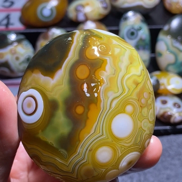 玛瑙/玉髓未镶嵌珠宝奇石37