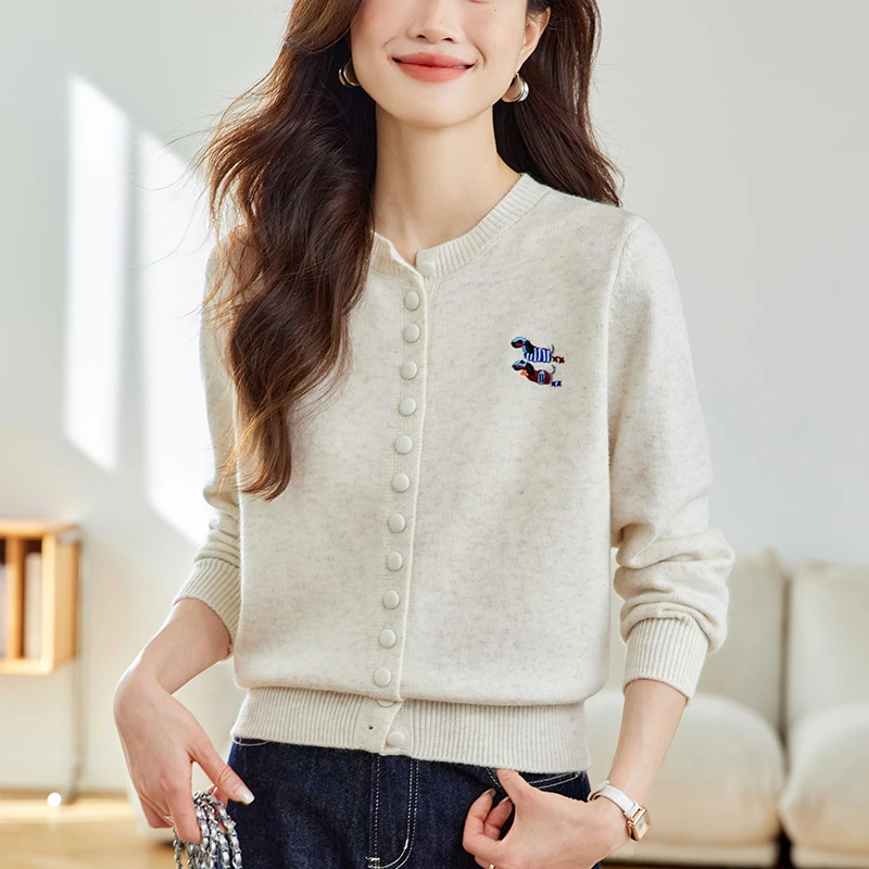 设计感绣花外套时尚休闲春季外搭上衣2025新款洋气女士针织衫开衫