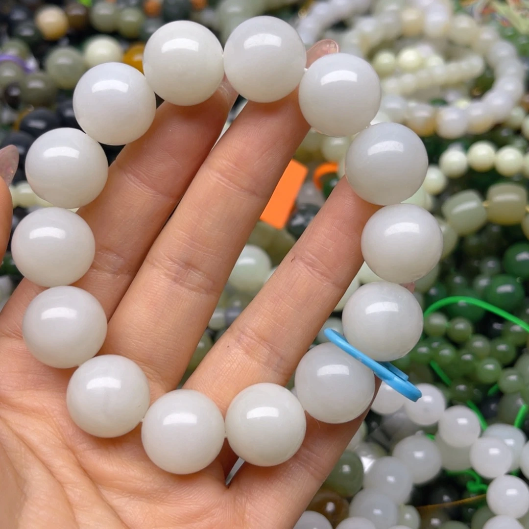 陈***斯手链未镶嵌和田玉