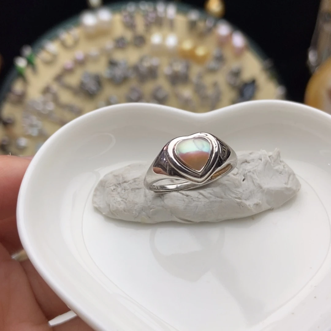 淡水珍珠银S925镶嵌画框炫彩淡水珍珠爱心戒指