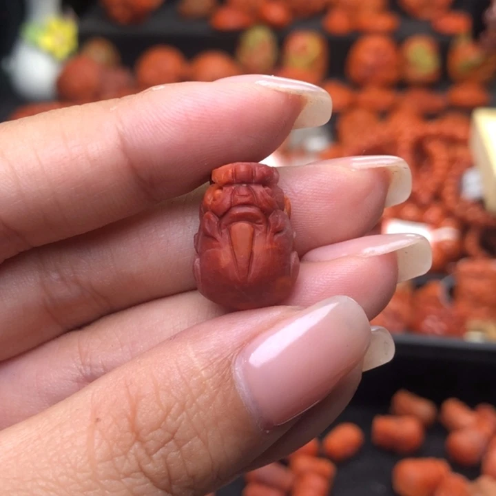 南红玛瑙未镶嵌挂件