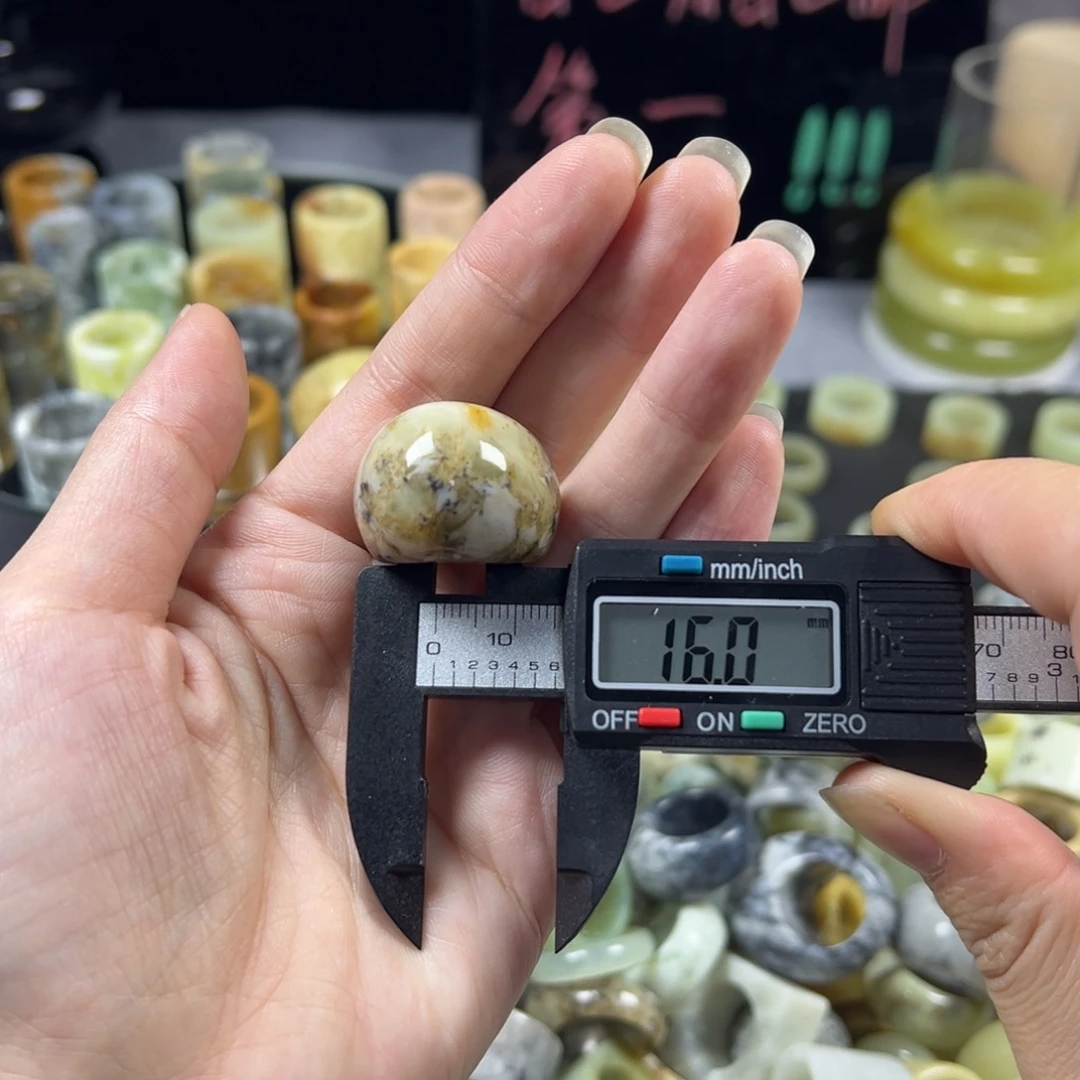 蛇纹石玉未镶嵌戒指