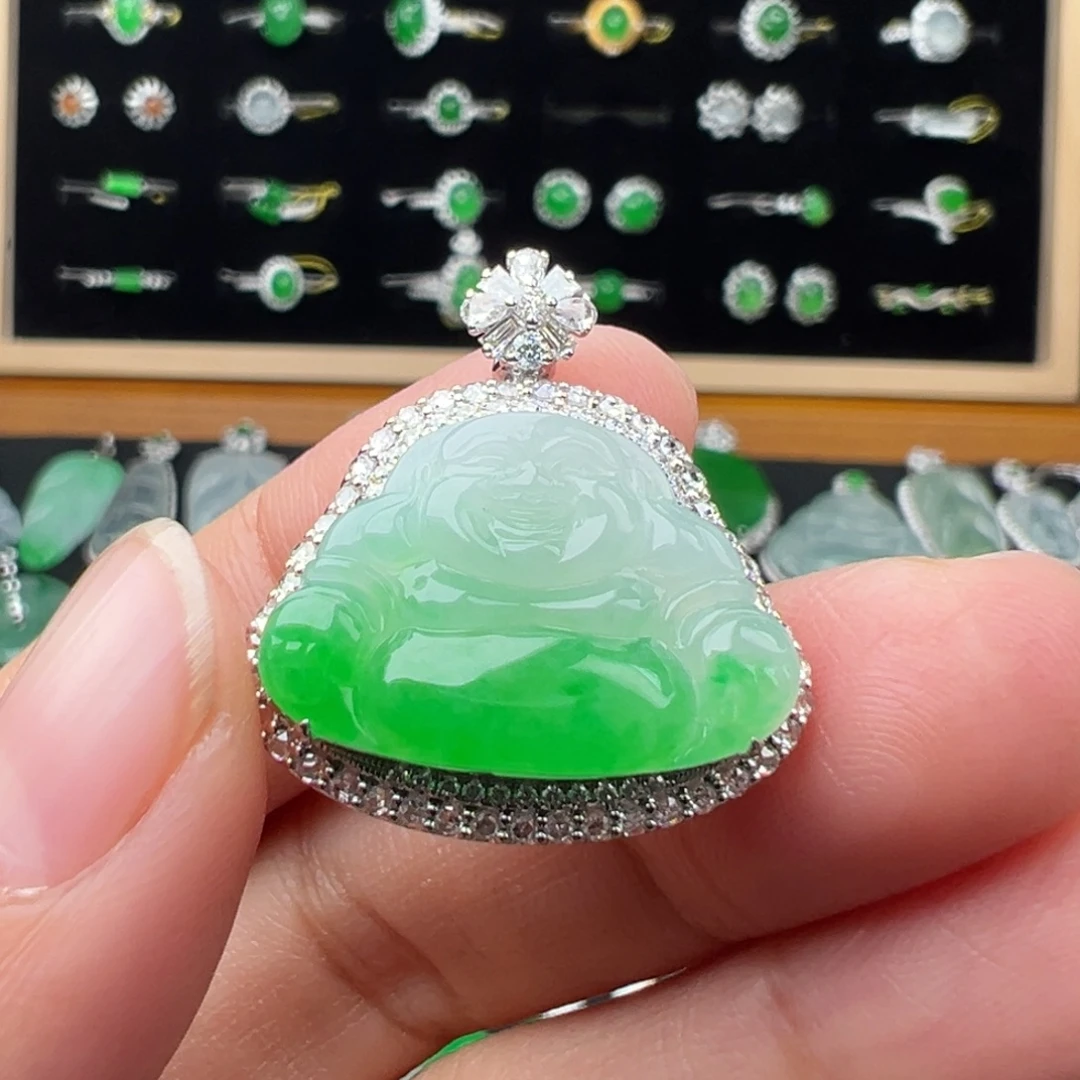 翡翠18K金镶嵌颈饰佛