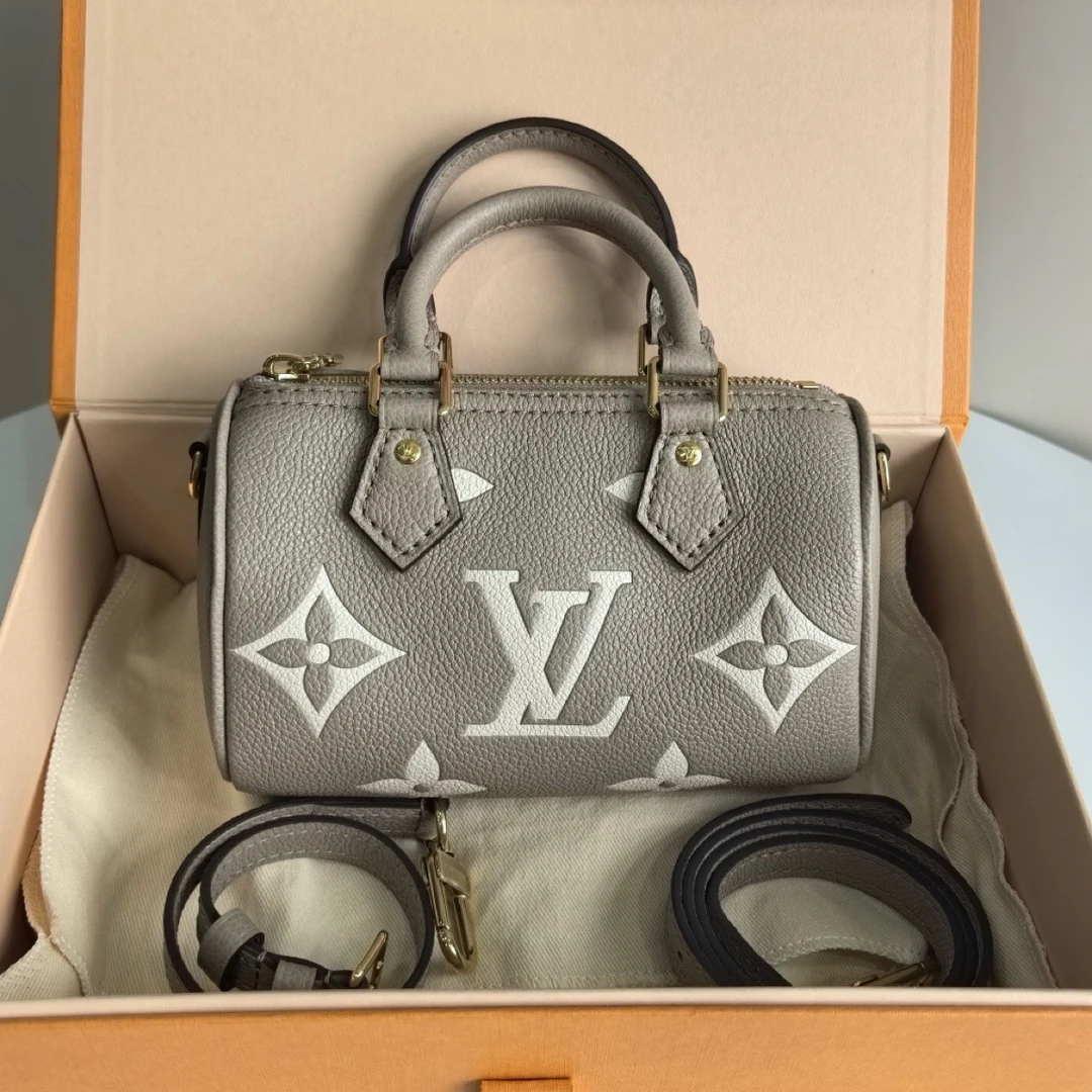 99新 LouisVuitton/路易威登 大象灰speedynano斜挎包