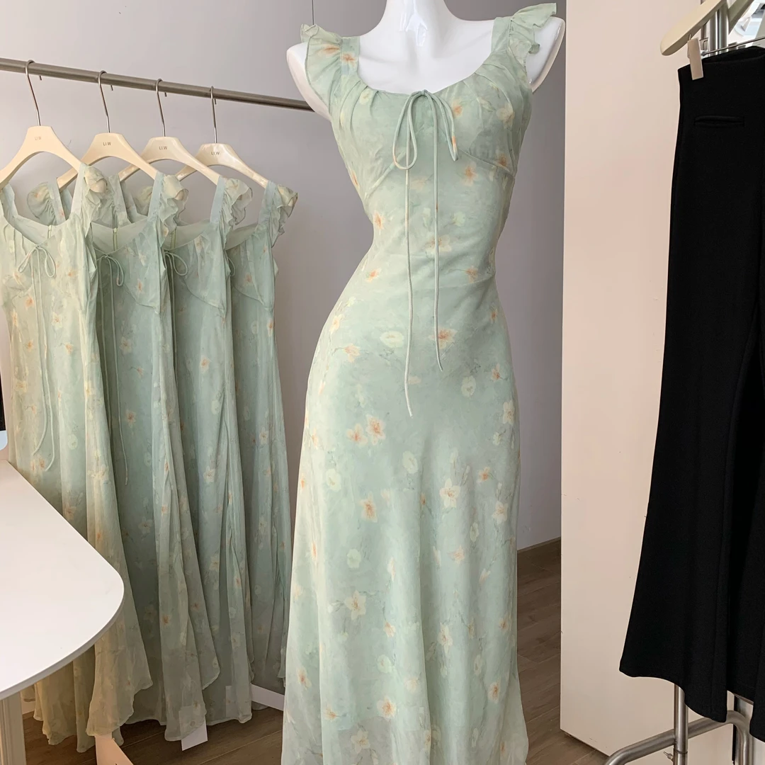 薄荷绿法式碎花连衣裙V领荷叶边收腰中长款显瘦雪纺吊带裙