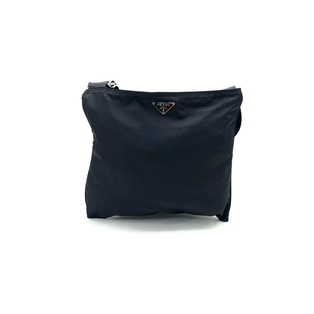 95新 Prada/普拉达 98新 黑色尼龙斜挎包 尺寸31/26男士经典单肩