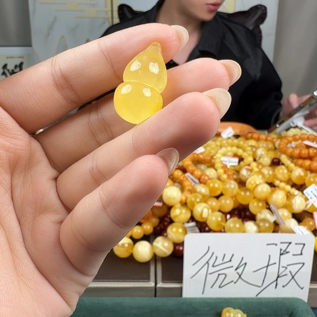 琥珀未镶嵌珠宝奇石