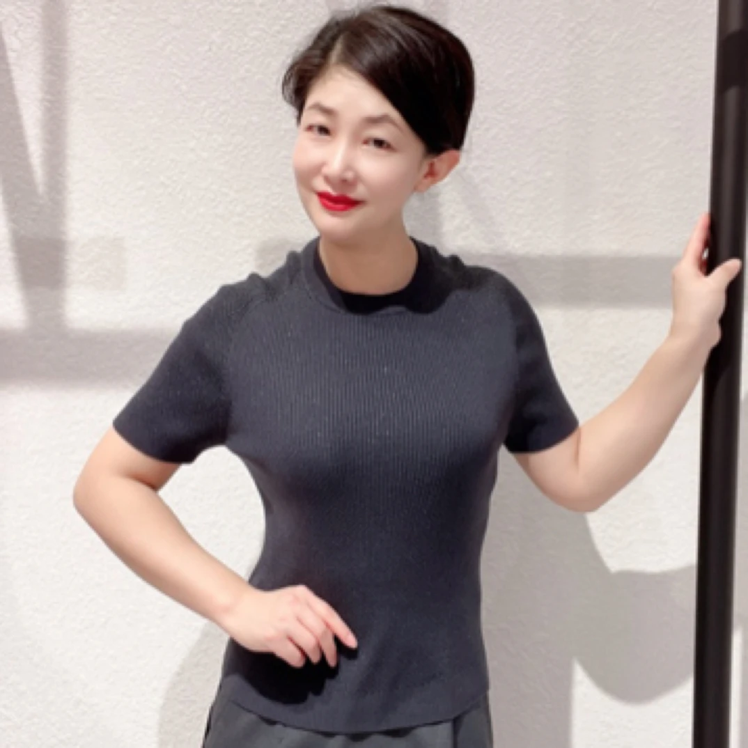 允硕极简风女常规毛针织衫上衣修身套头衫打底衫中袖女装毛衣