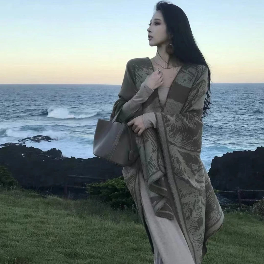 雾也【秋款百搭】仿羊绒大披肩外搭气质高级感斗篷披风135x155cm