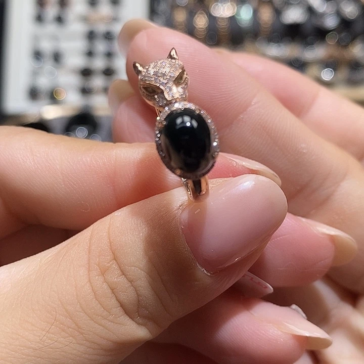 翡翠戒指18K金镶嵌缅甸翡翠