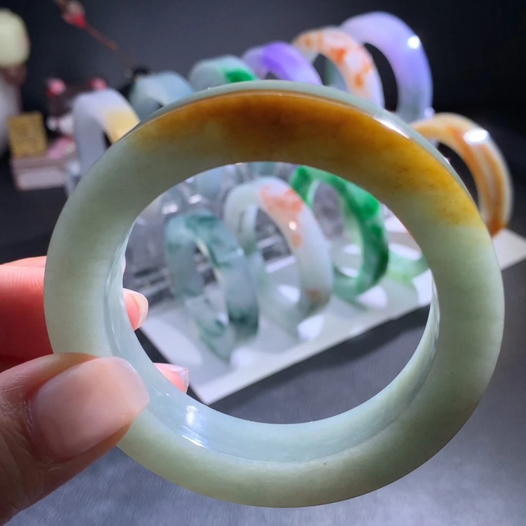 定制翡翠未镶嵌手镯