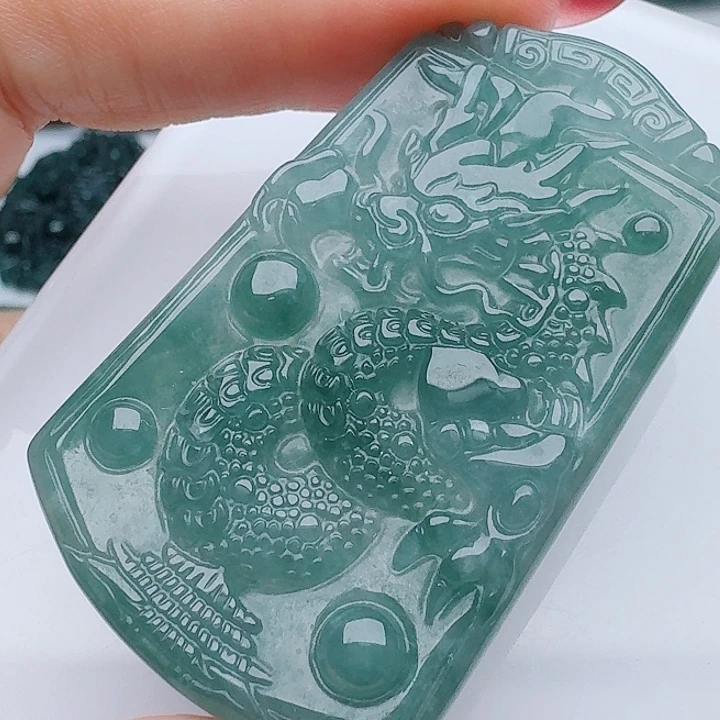 颈饰未镶嵌翡翠天然的A货翡翠多样性发其一