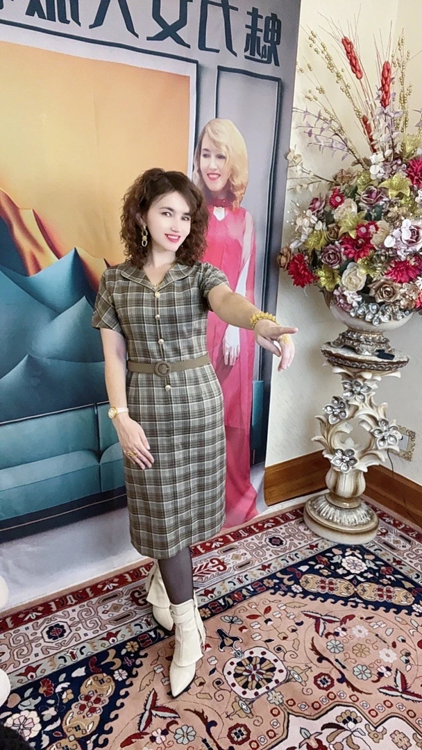 MODA KIZ连衣裙时尚常规格纹女装中款裙子