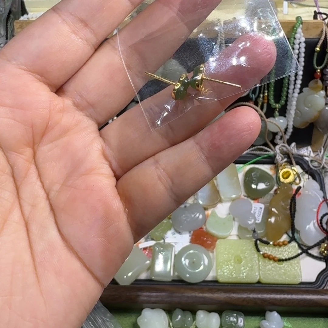 ****念和田玉未镶嵌手机链