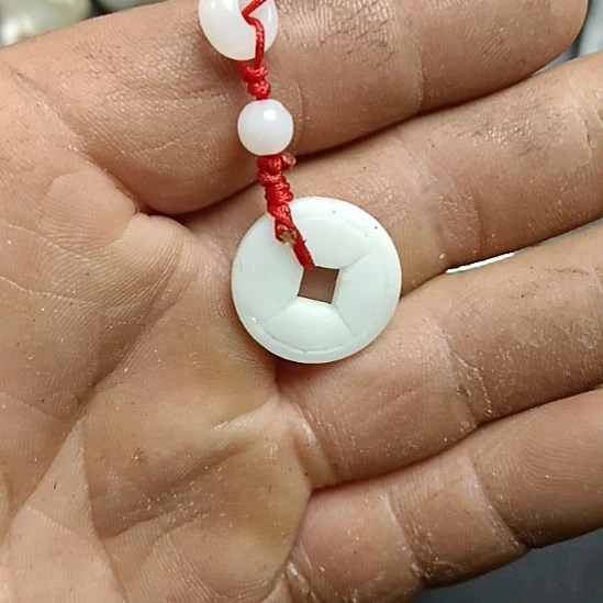 和田玉未镶嵌车挂