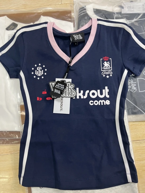 Wk复古辣妹款V领修身短袖